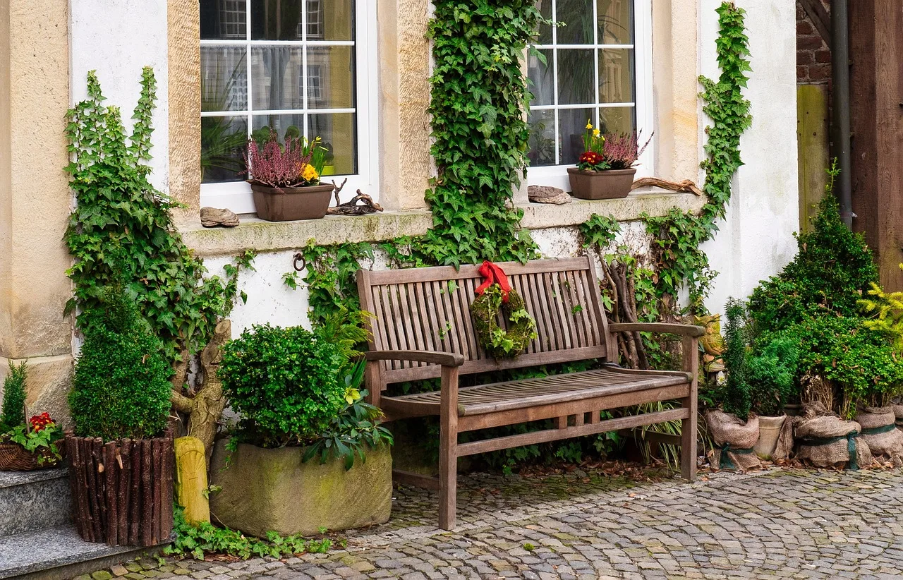 bench, facade, garden, ivy, nature, architecture, building, front yard, house. 6 takeaways on front yard plant combinations